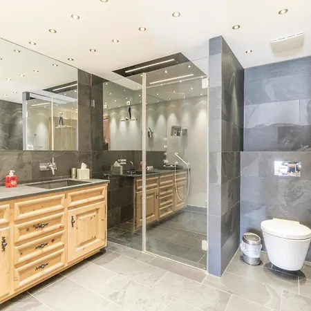 3 Vista Apartment *