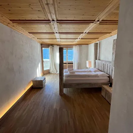 3 Vista Apartment *